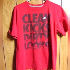 Nike tee... Clean Kicks